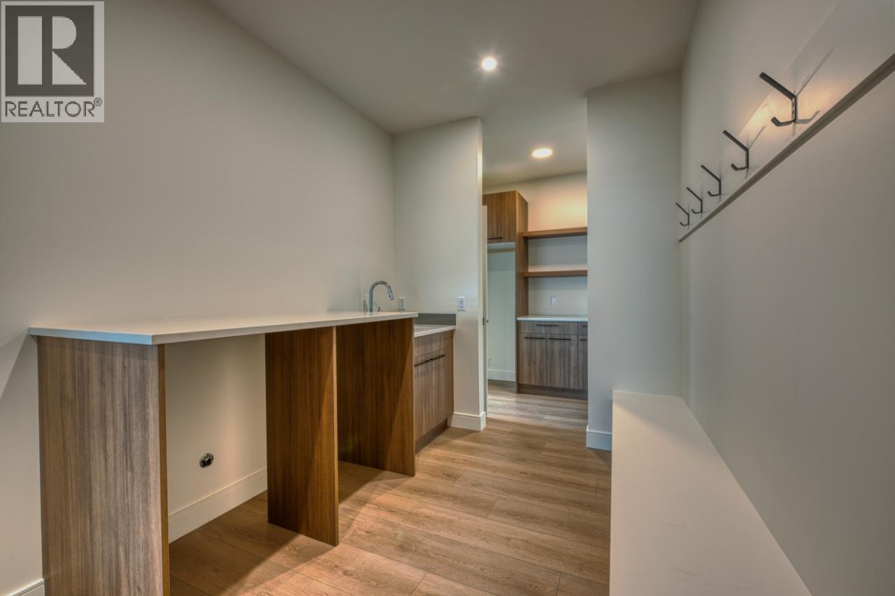 1070 Emslie Street. Kelowna, British Columbia