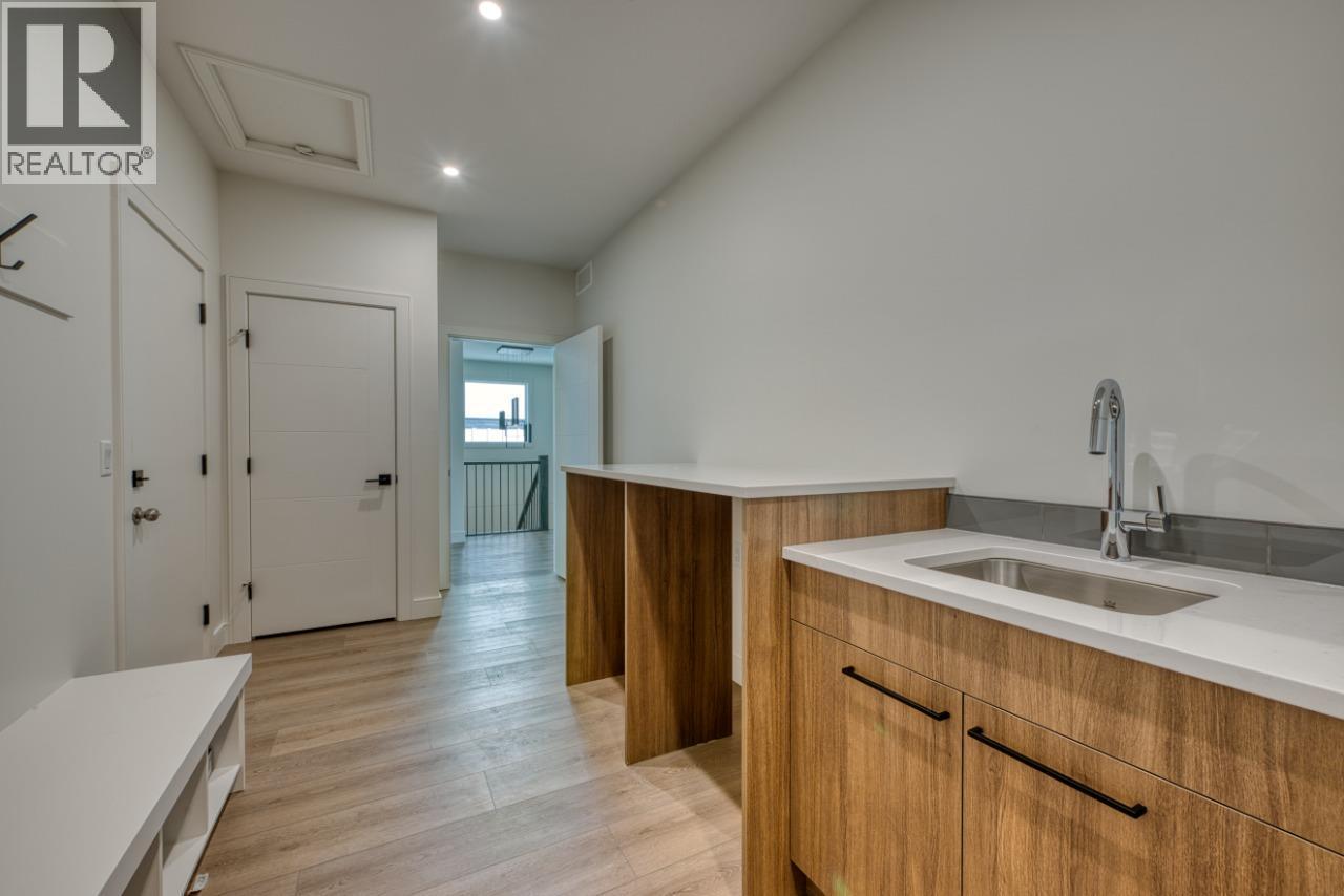 1070 Emslie Street. Kelowna, British Columbia