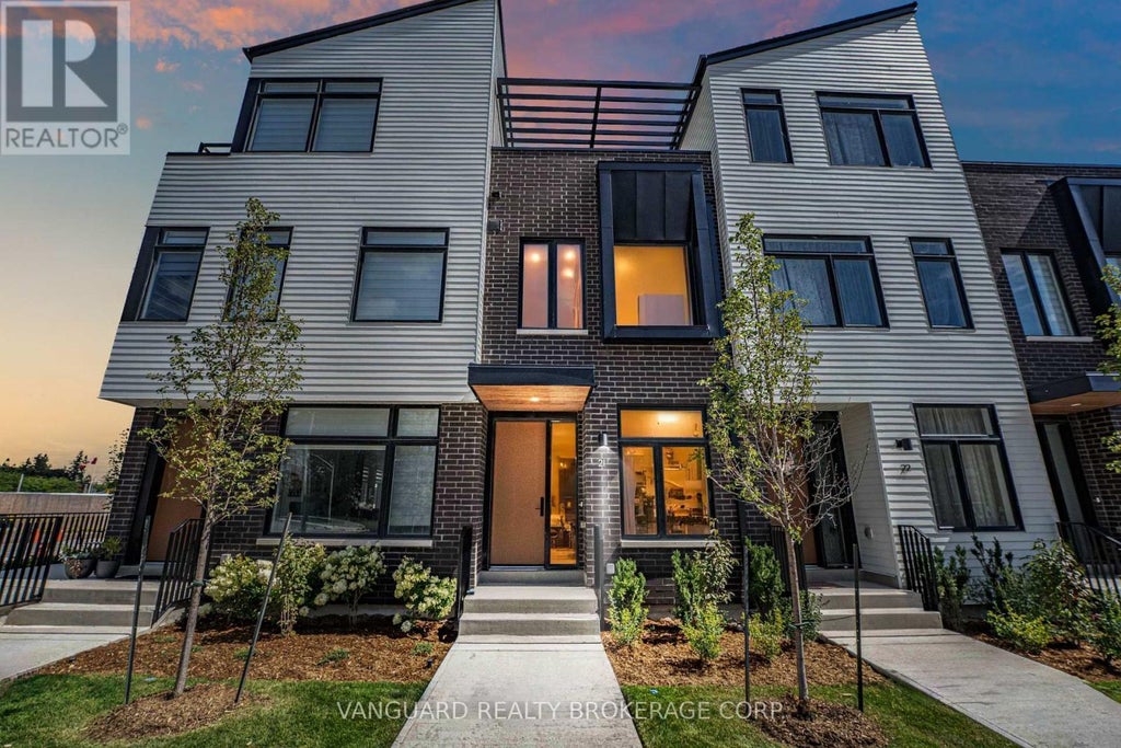 21 - 15 Lou Parsons Way, Mississauga (port Credit)