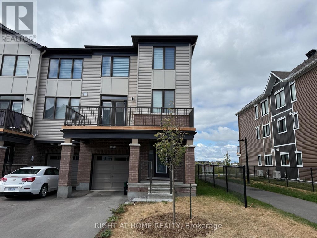 42 Stitch Mews, Ottawa