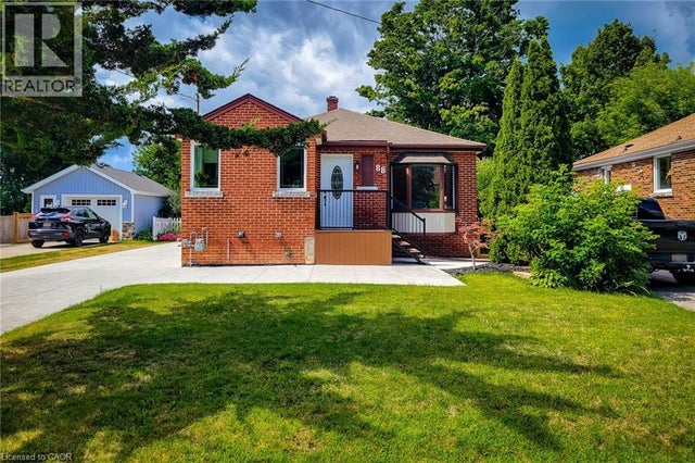 88 Fiddlers Green Road, Ancaster