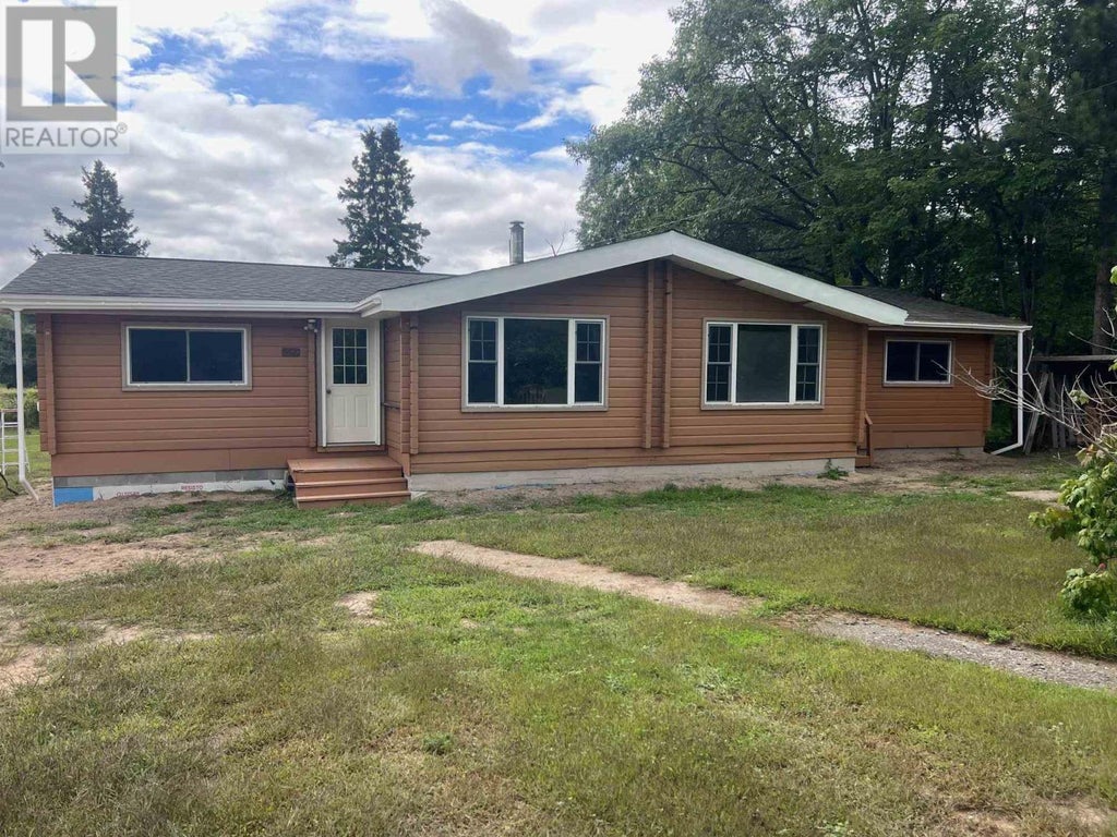 4576 Highway 17, Spragge