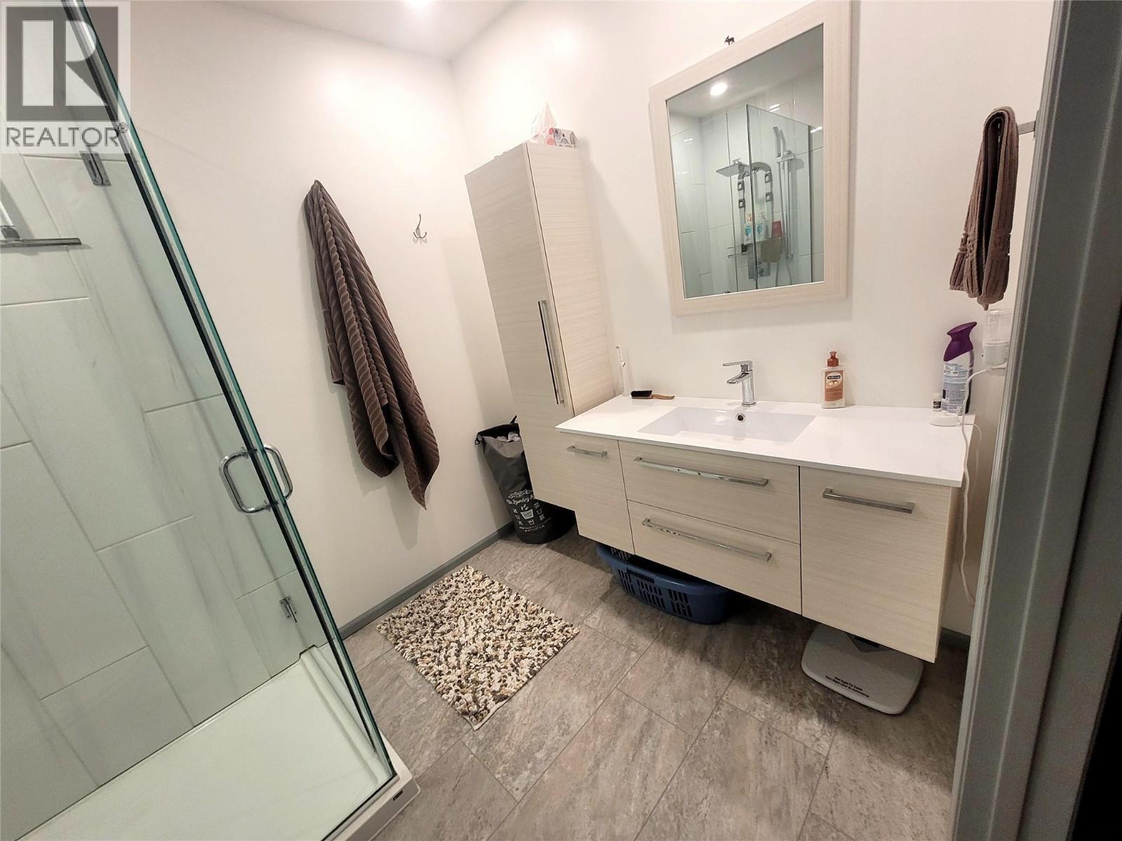 4410 Lakeshore Road Ne. Salmon Arm, British Columbia