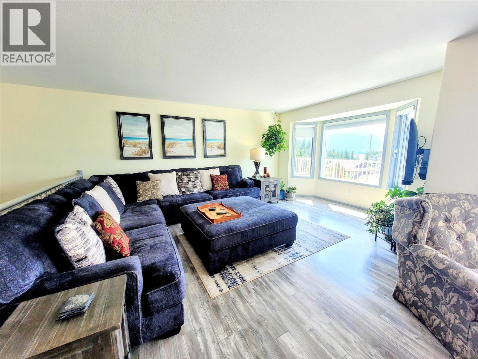 4410 Lakeshore Road Ne. Salmon Arm, British Columbia