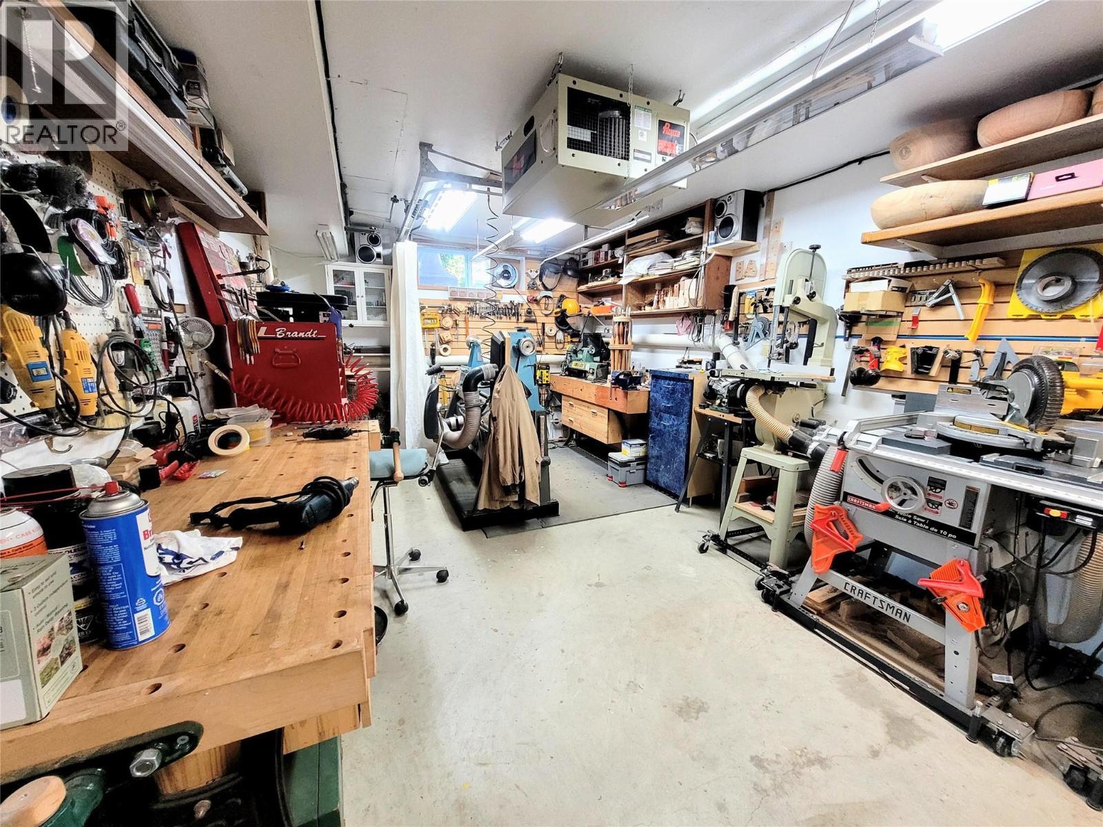 4410 Lakeshore Road Ne. Salmon Arm, British Columbia