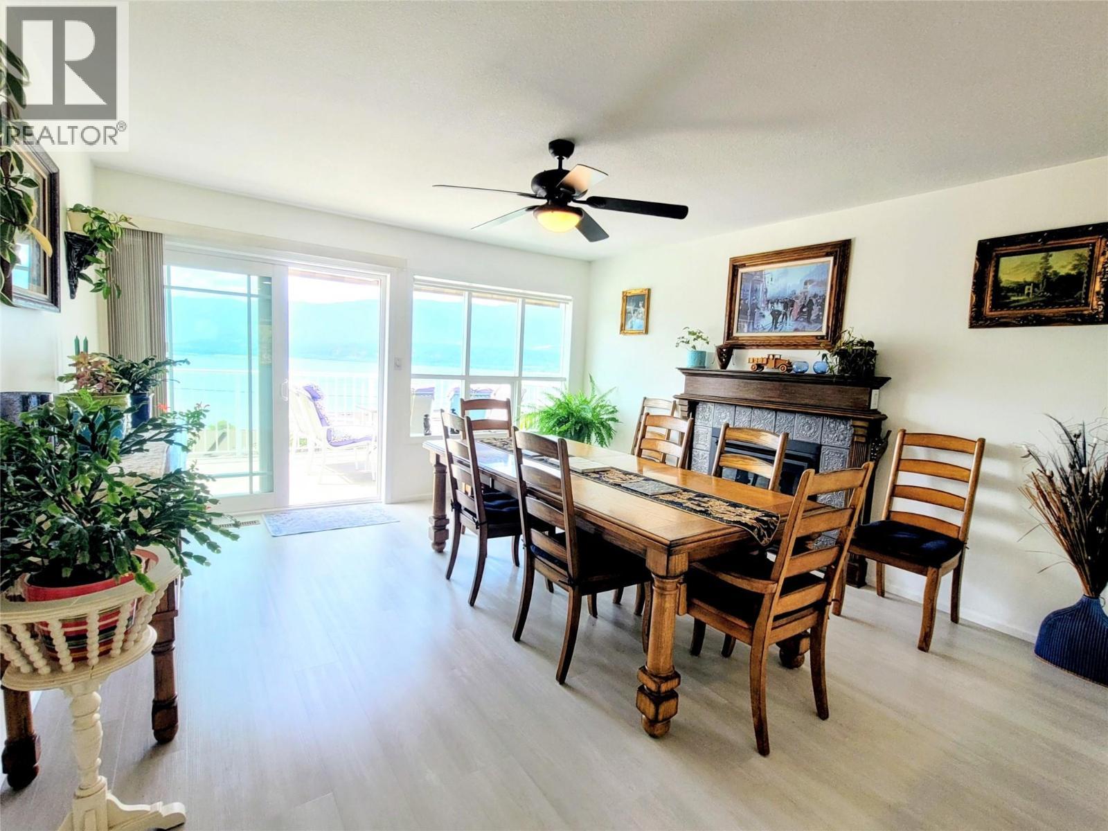 4410 Lakeshore Road Ne. Salmon Arm, British Columbia