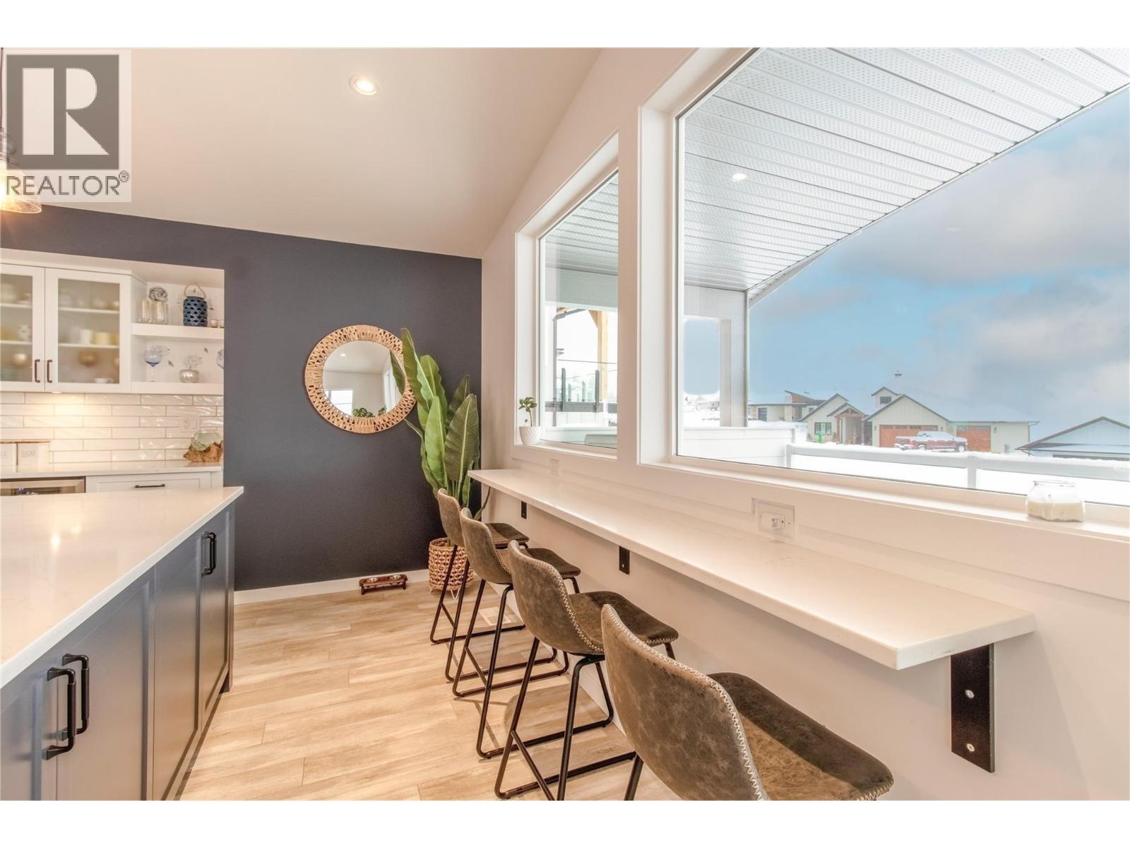 2521 Panoramic Way. Blind Bay, British Columbia