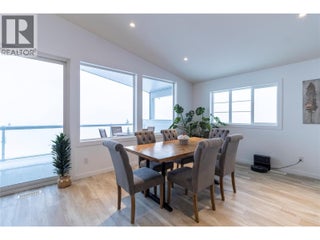 2521 Panoramic Way. Blind Bay, British Columbia