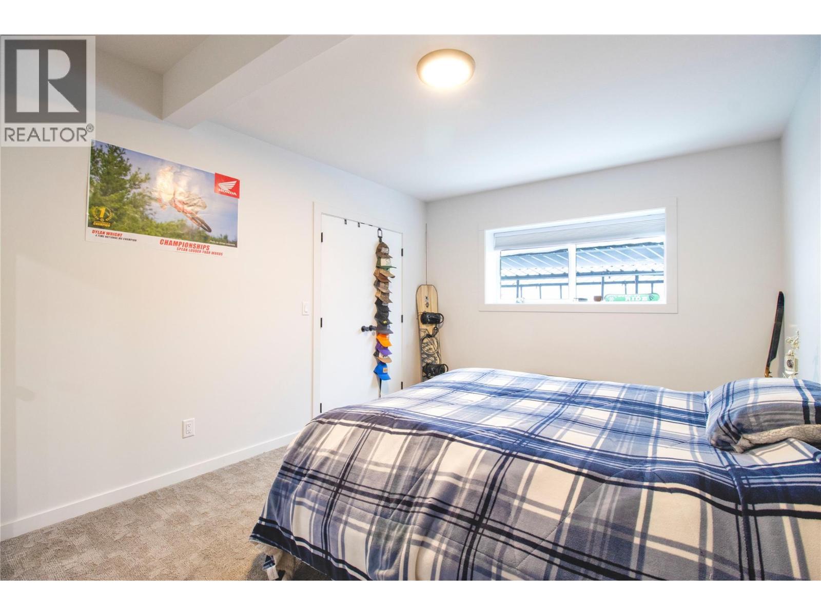 2521 Panoramic Way. Blind Bay, British Columbia