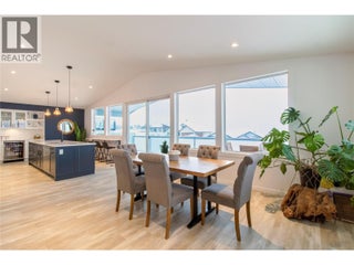 2521 Panoramic Way. Blind Bay, British Columbia