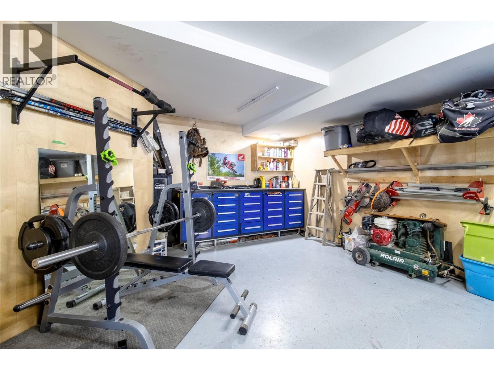 2521 Panoramic Way. Blind Bay, British Columbia