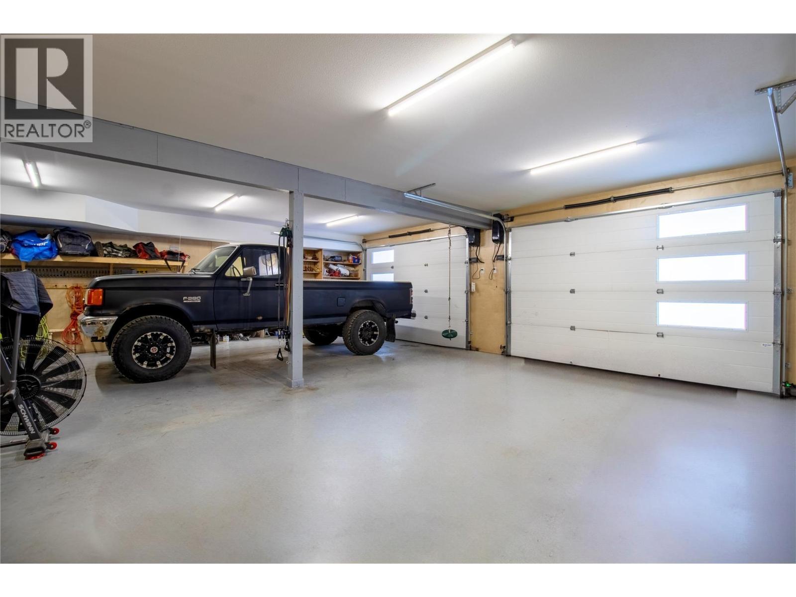 2521 Panoramic Way. Blind Bay, British Columbia