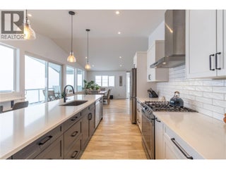 2521 Panoramic Way. Blind Bay, British Columbia