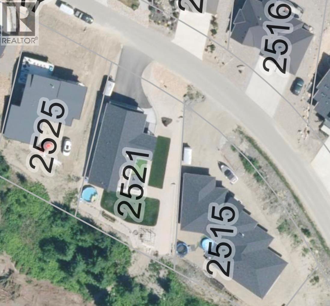 2521 Panoramic Way. Blind Bay, British Columbia