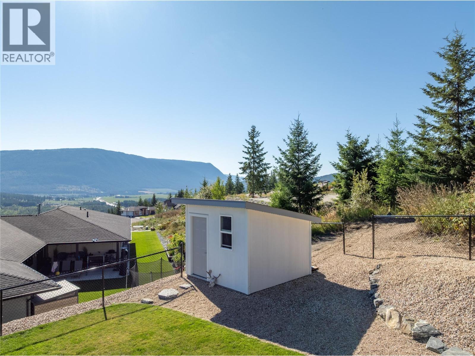 2521 Panoramic Way. Blind Bay, British Columbia