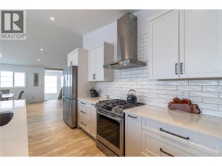 2521 Panoramic Way. Blind Bay, British Columbia