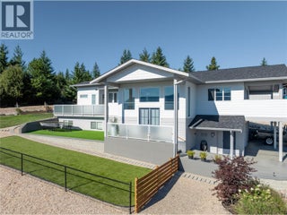2521 Panoramic Way. Blind Bay, British Columbia