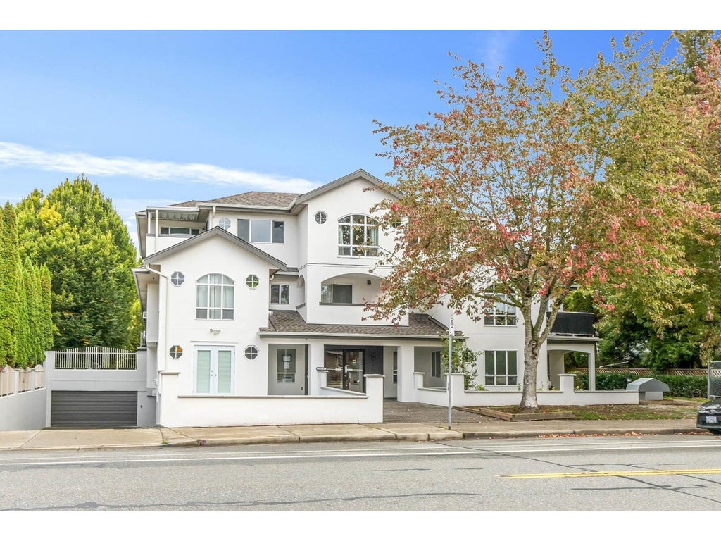 205 5909 177b Street, Surrey