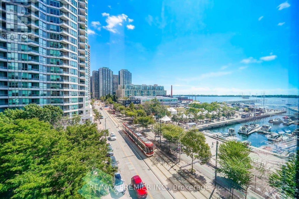 Unit 601 - 250 Queens Quay Boulevard W, Toronto (waterfront Communities)