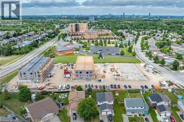 525 Erinbrook Drive Unit# B033, Kitchener