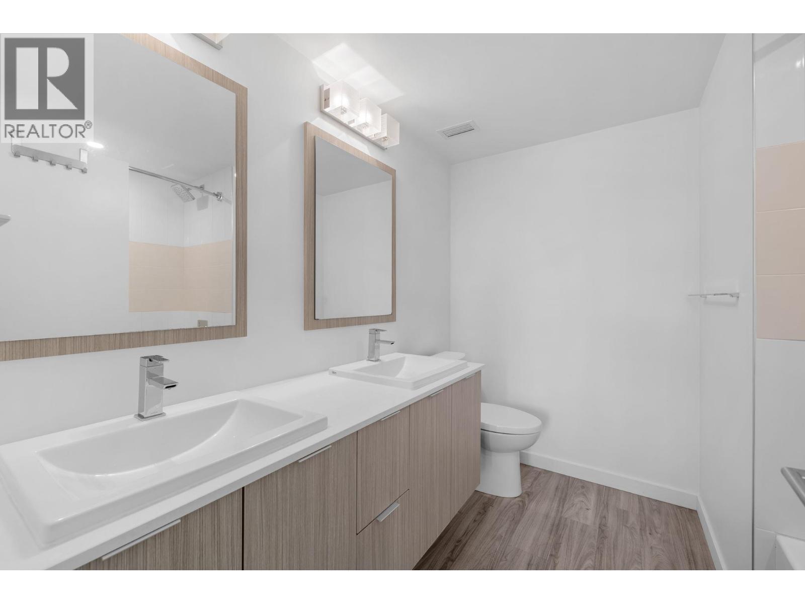 1775 Chapman Place Unit# 221. Kelowna, British Columbia