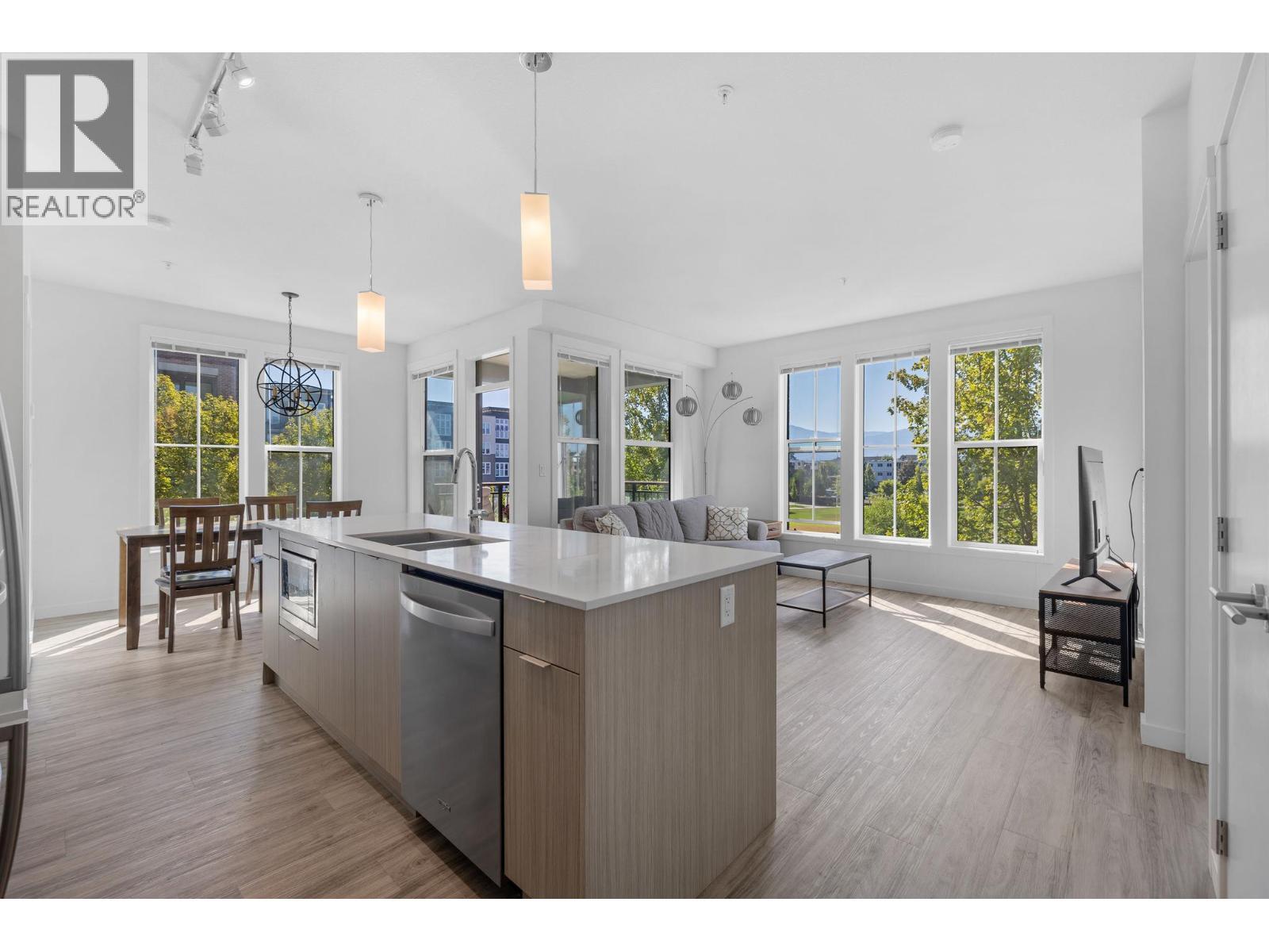 1775 Chapman Place Unit# 221. Kelowna, British Columbia