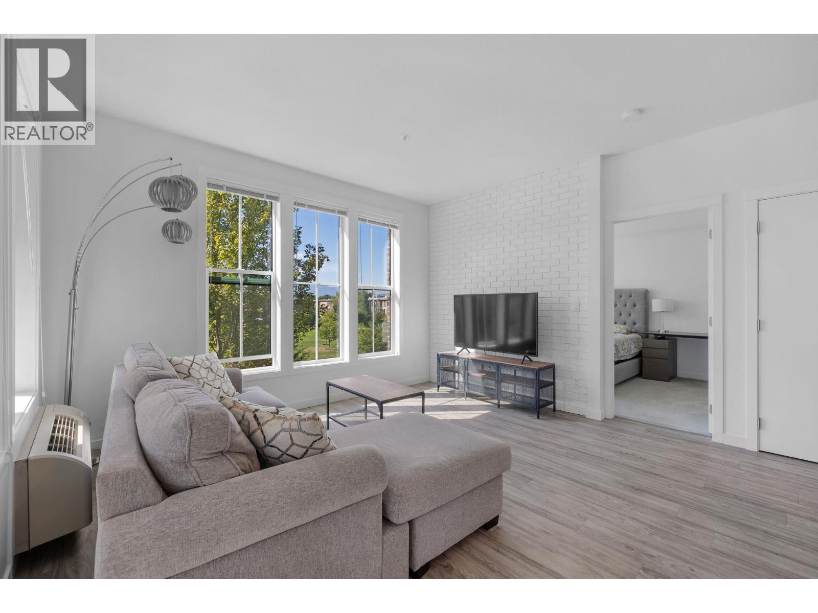 1775 Chapman Place Unit# 221. Kelowna, British Columbia