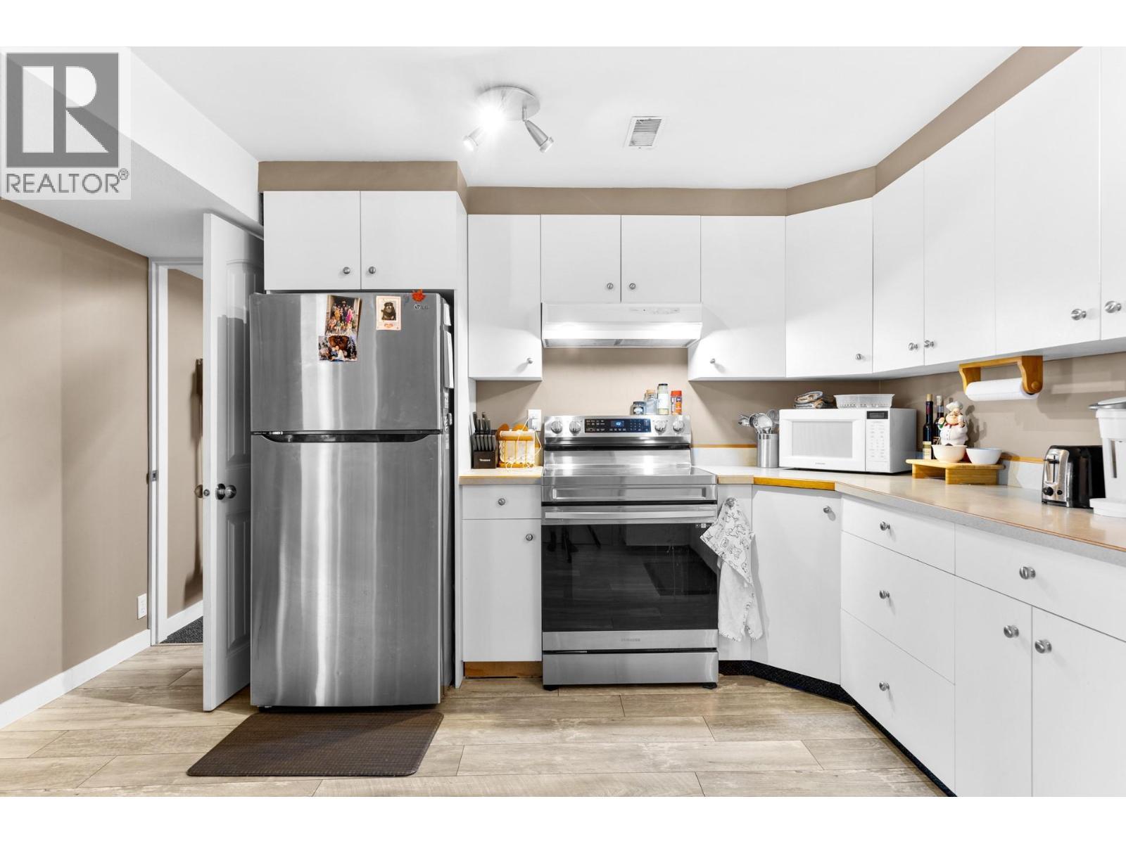 5277 Clarence Road. Peachland, British Columbia