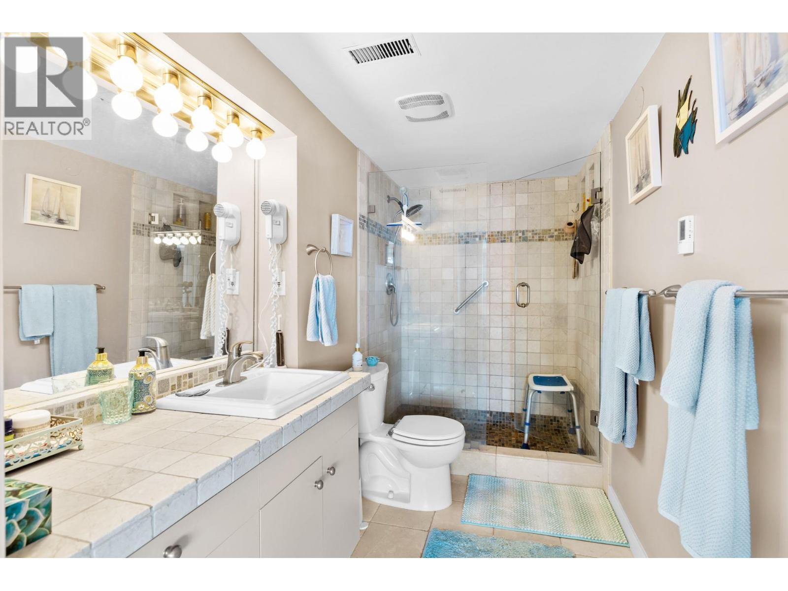 5277 Clarence Road. Peachland, British Columbia