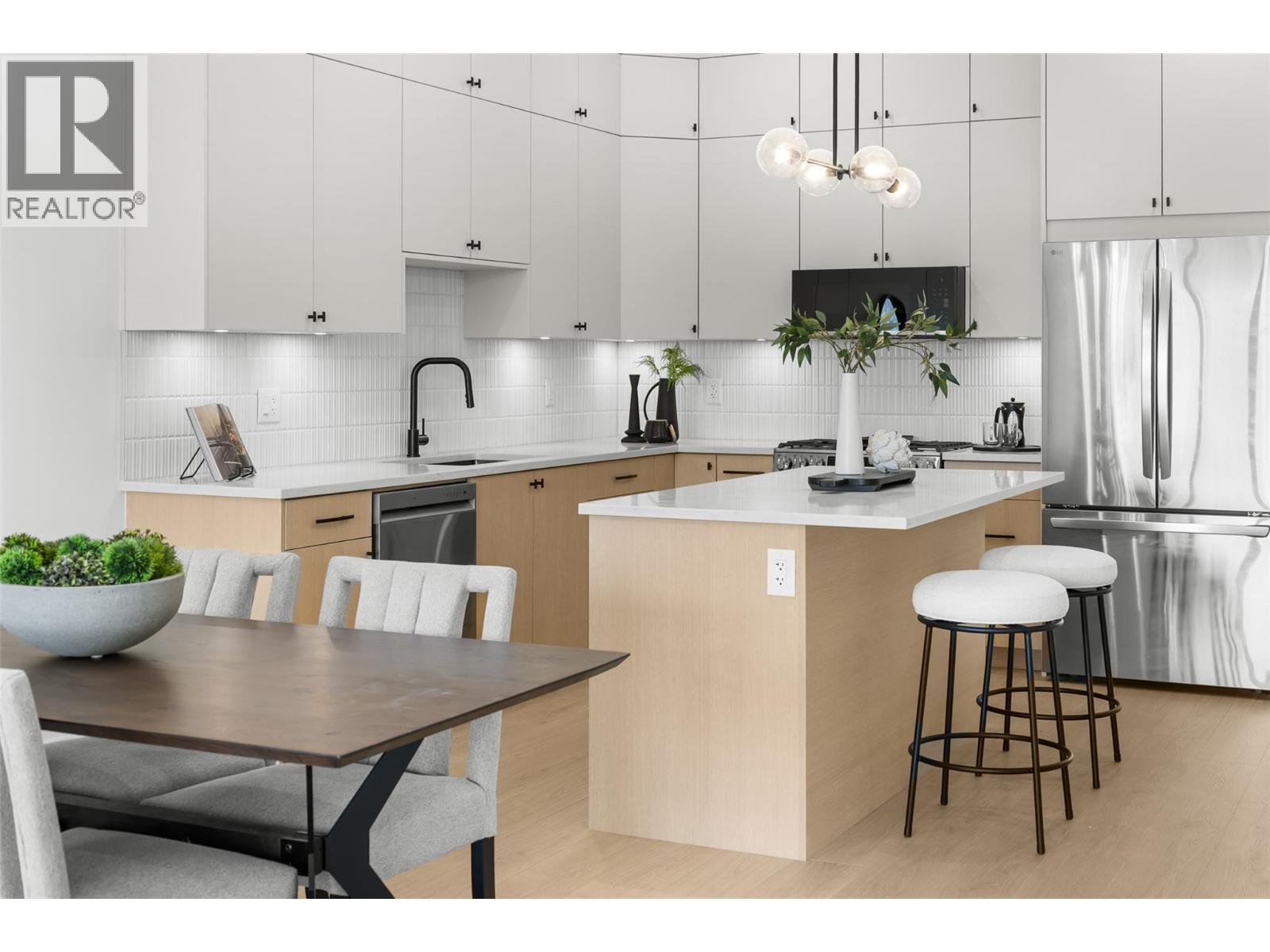 392 Chardonnay Avenue. Oliver, British Columbia