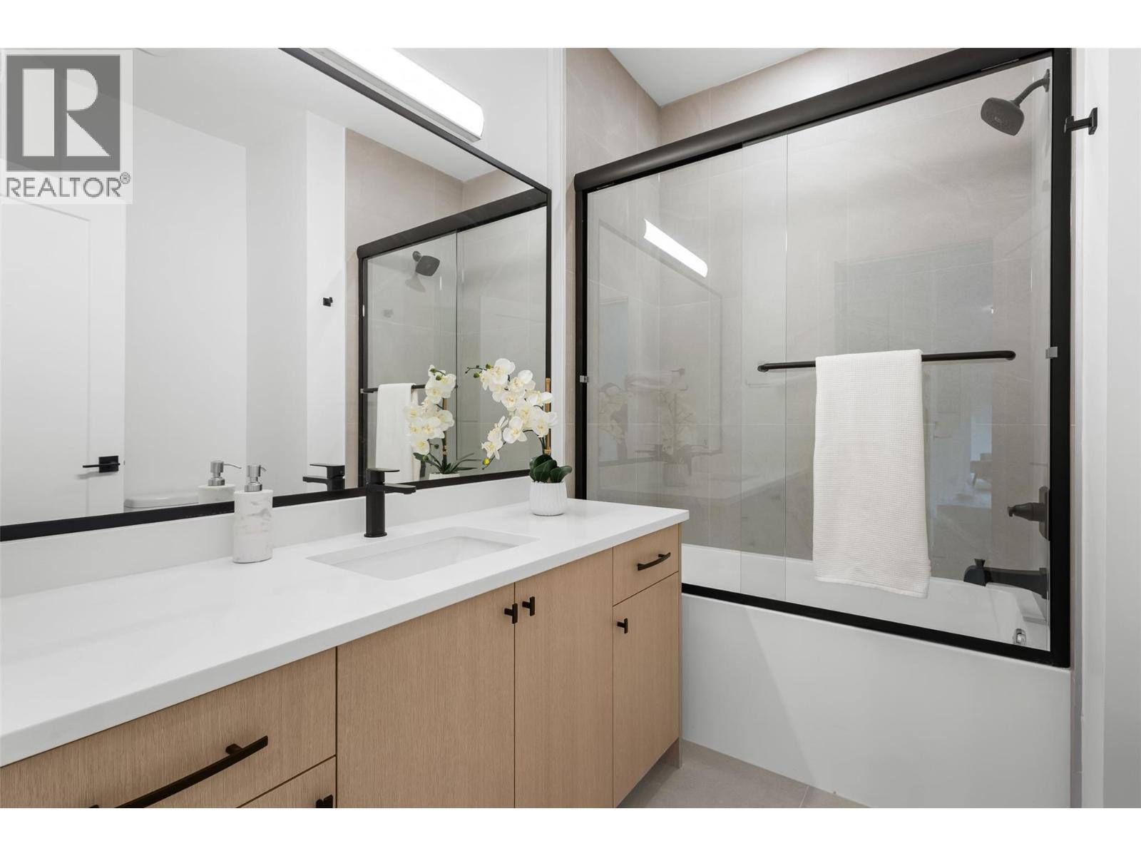 392 Chardonnay Avenue. Oliver, British Columbia