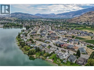 392 Chardonnay Avenue. Oliver, British Columbia