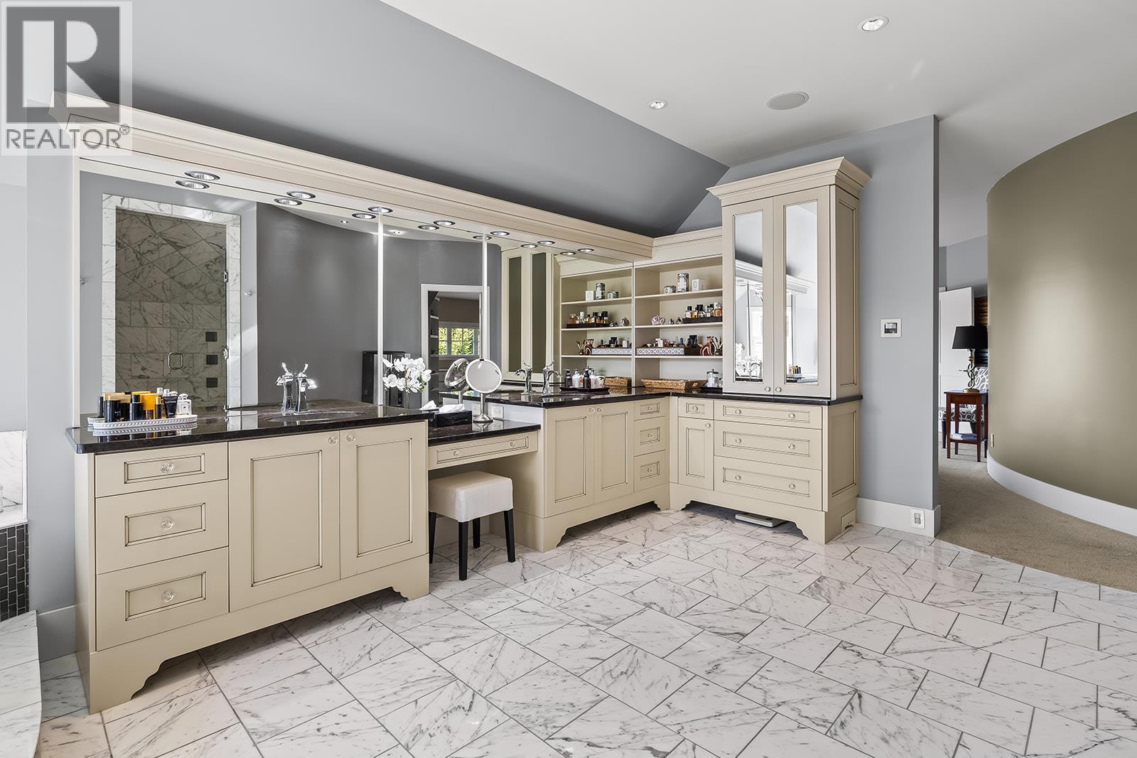 2410 Abbott Street Unit# 4. Kelowna, British Columbia