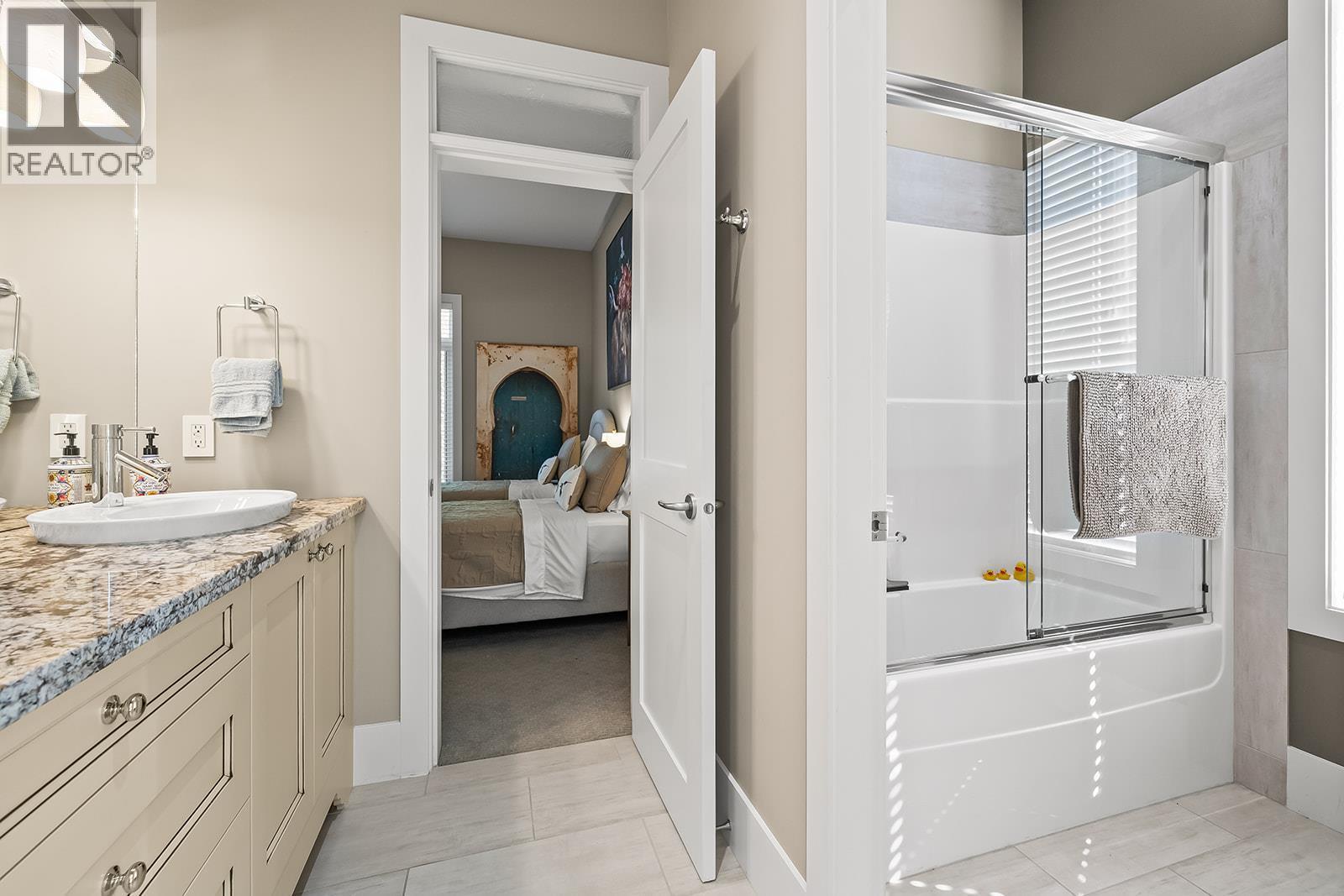 2410 Abbott Street Unit# 4. Kelowna, British Columbia