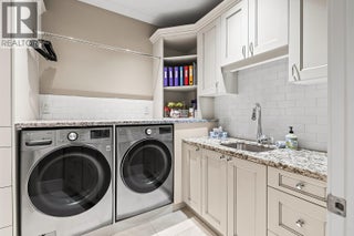 2410 Abbott Street Unit# 4. Kelowna, British Columbia