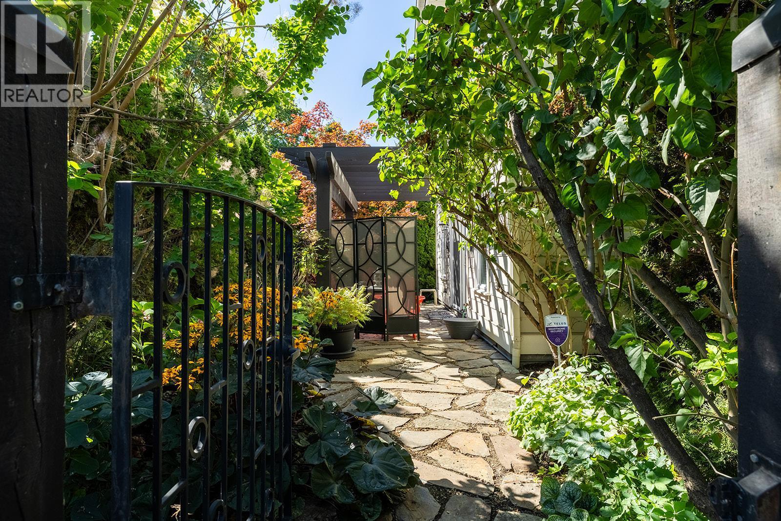 2410 Abbott Street Unit# 4. Kelowna, British Columbia