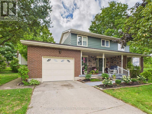 341 Wellington Street, Saugeen Shores