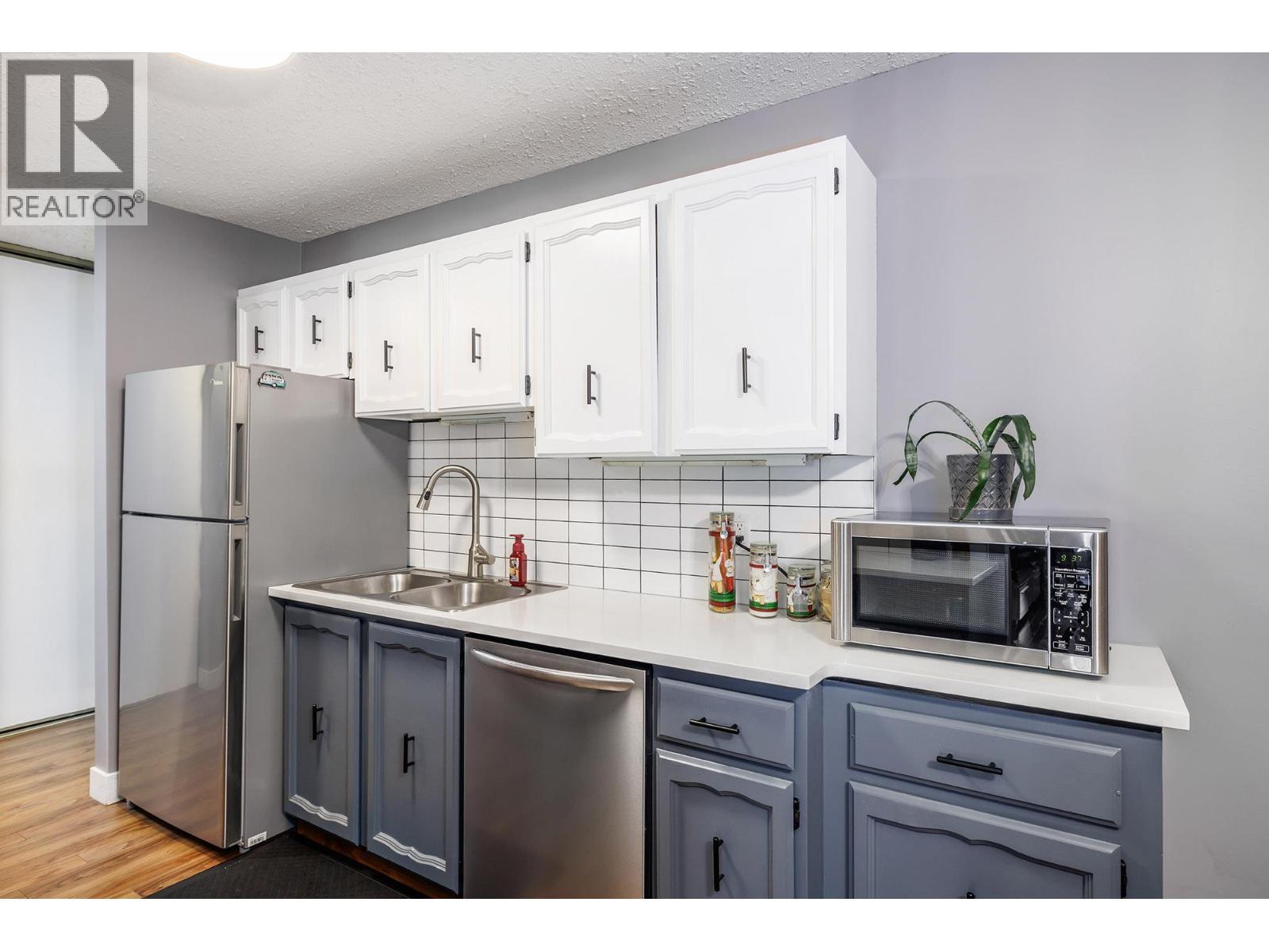 555 Rowcliffe Avenue Unit# 307. Kelowna, British Columbia