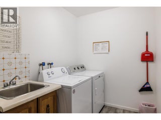 555 Rowcliffe Avenue Unit# 307. Kelowna, British Columbia