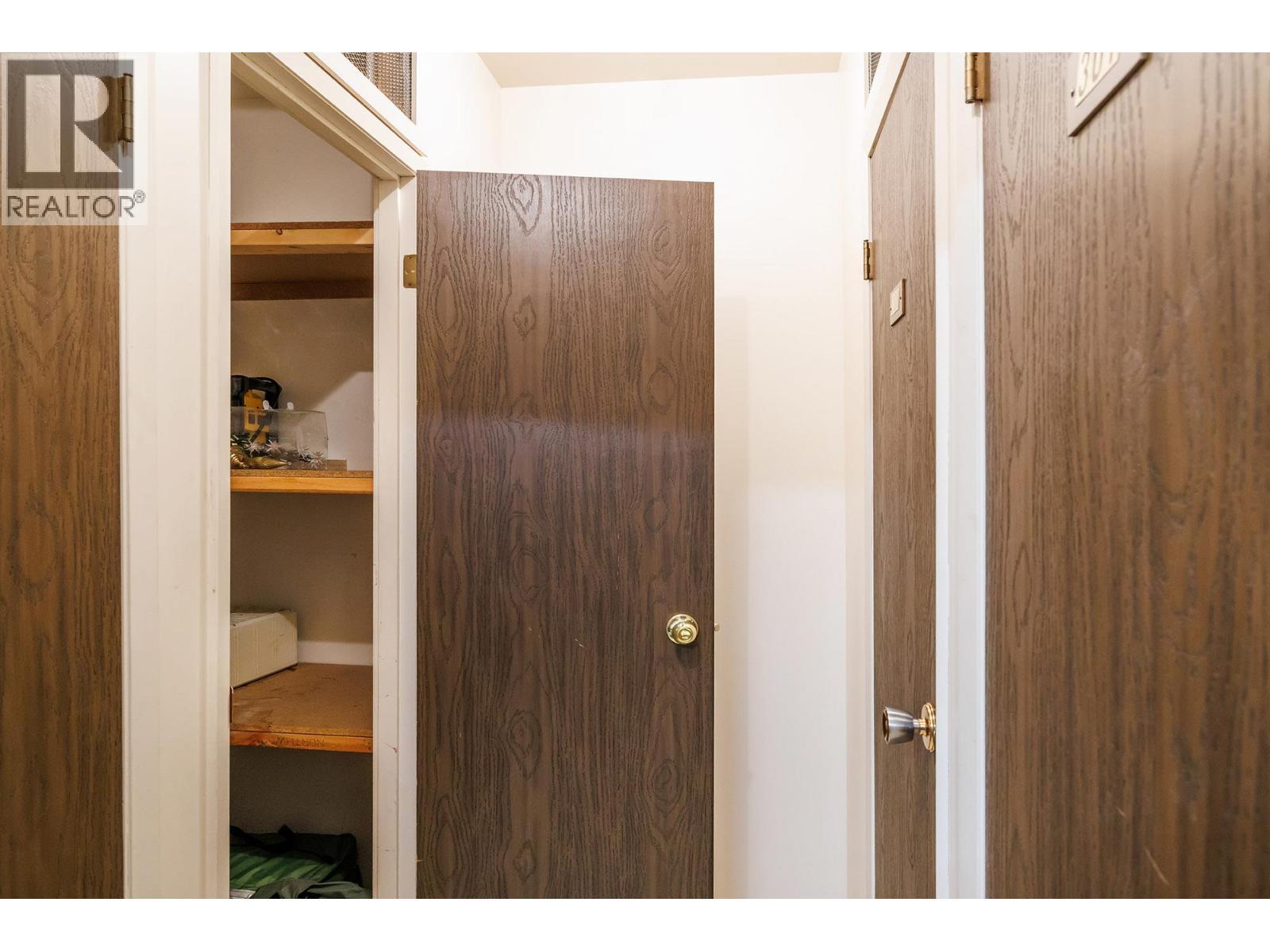 555 Rowcliffe Avenue Unit# 307. Kelowna, British Columbia