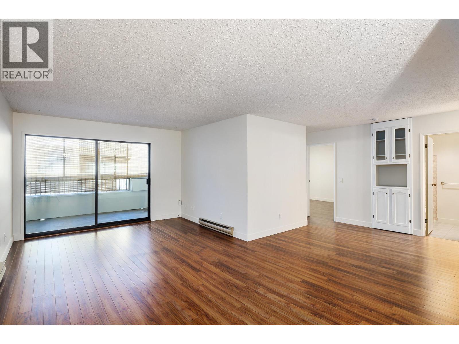 555 Rowcliffe Avenue Unit# 307. Kelowna, British Columbia