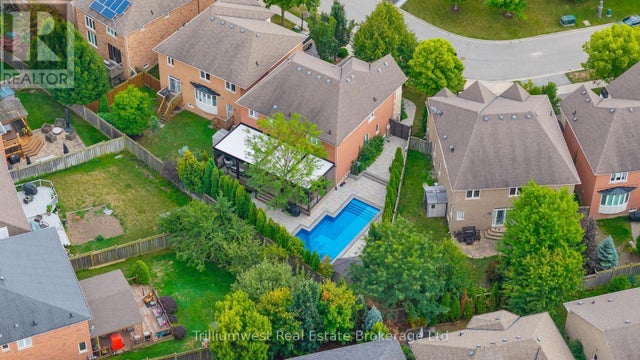 227 Beechtree Crescent, Oakville (br Bronte)