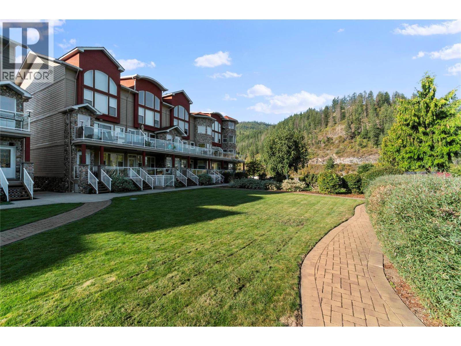 1130 Riverside Avenue Unit# 3. Sicamous, British Columbia