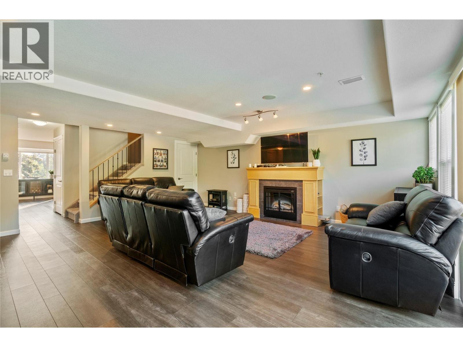 1130 Riverside Avenue Unit# 3. Sicamous, British Columbia