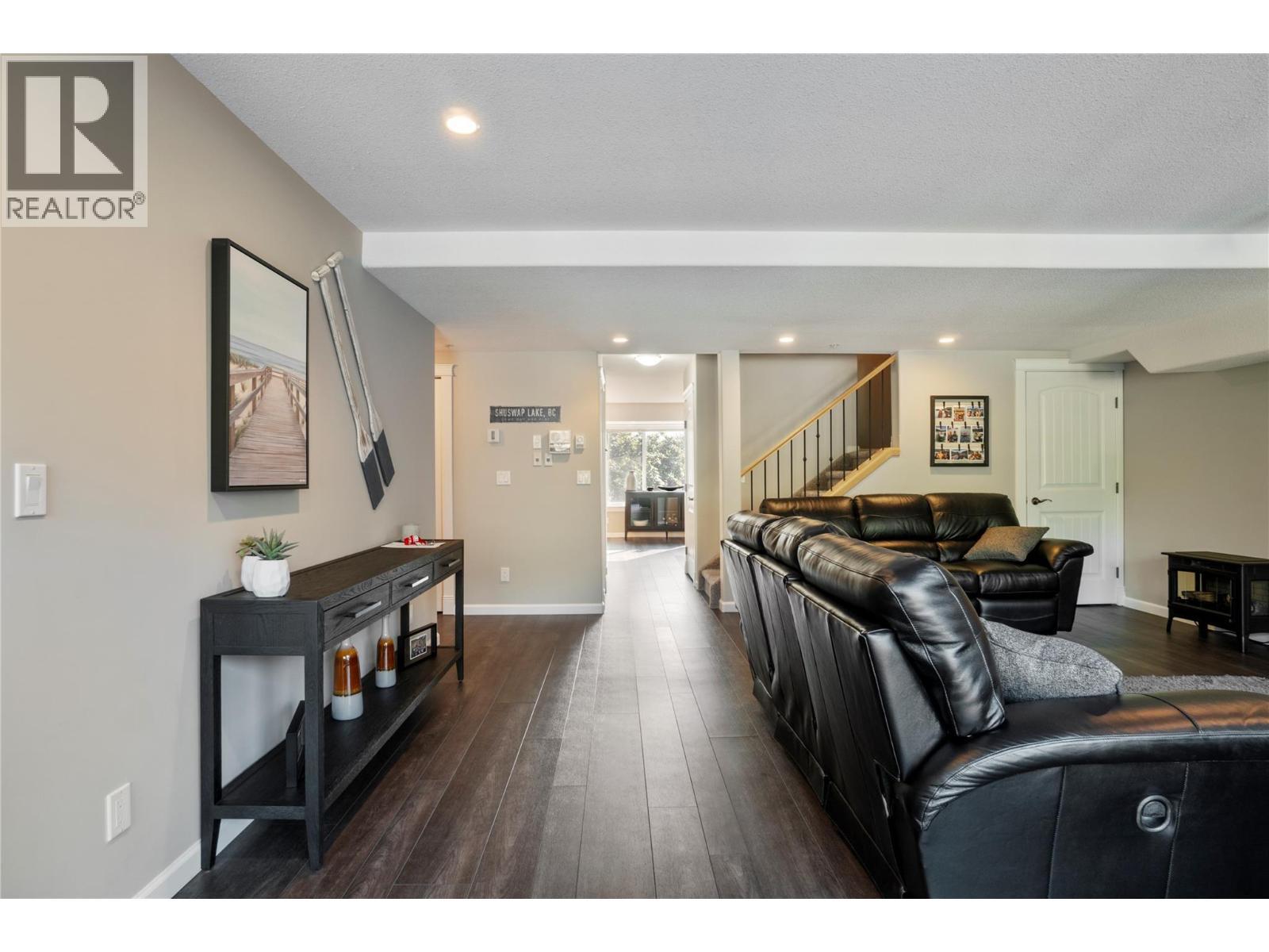 1130 Riverside Avenue Unit# 3. Sicamous, British Columbia