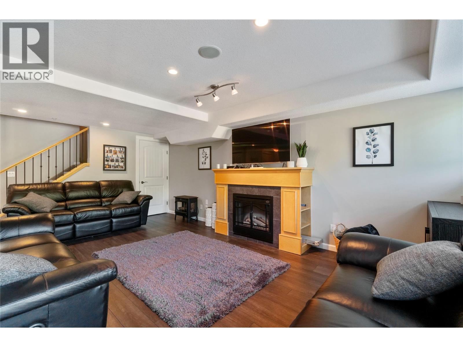 1130 Riverside Avenue Unit# 3. Sicamous, British Columbia