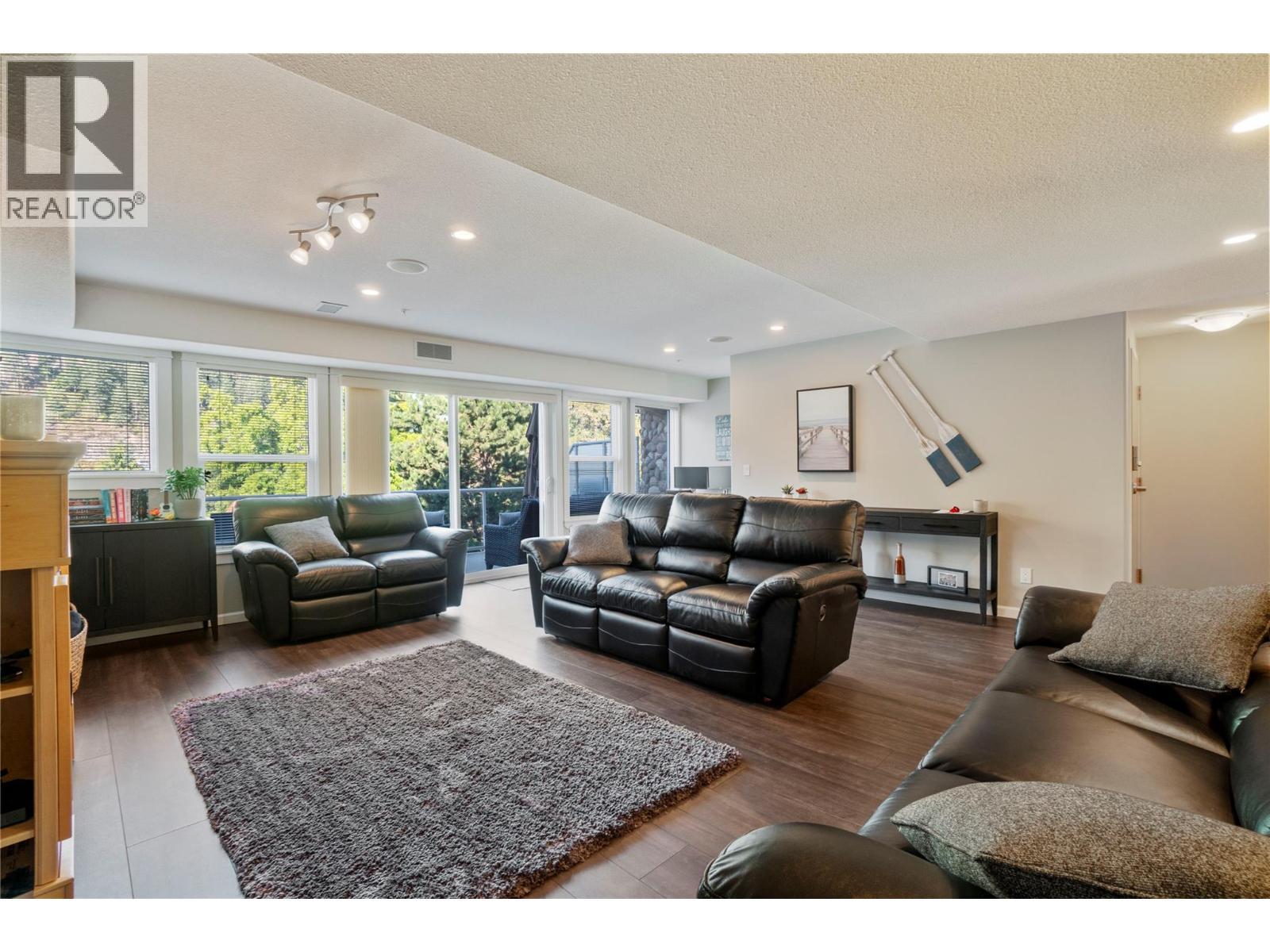 1130 Riverside Avenue Unit# 3. Sicamous, British Columbia