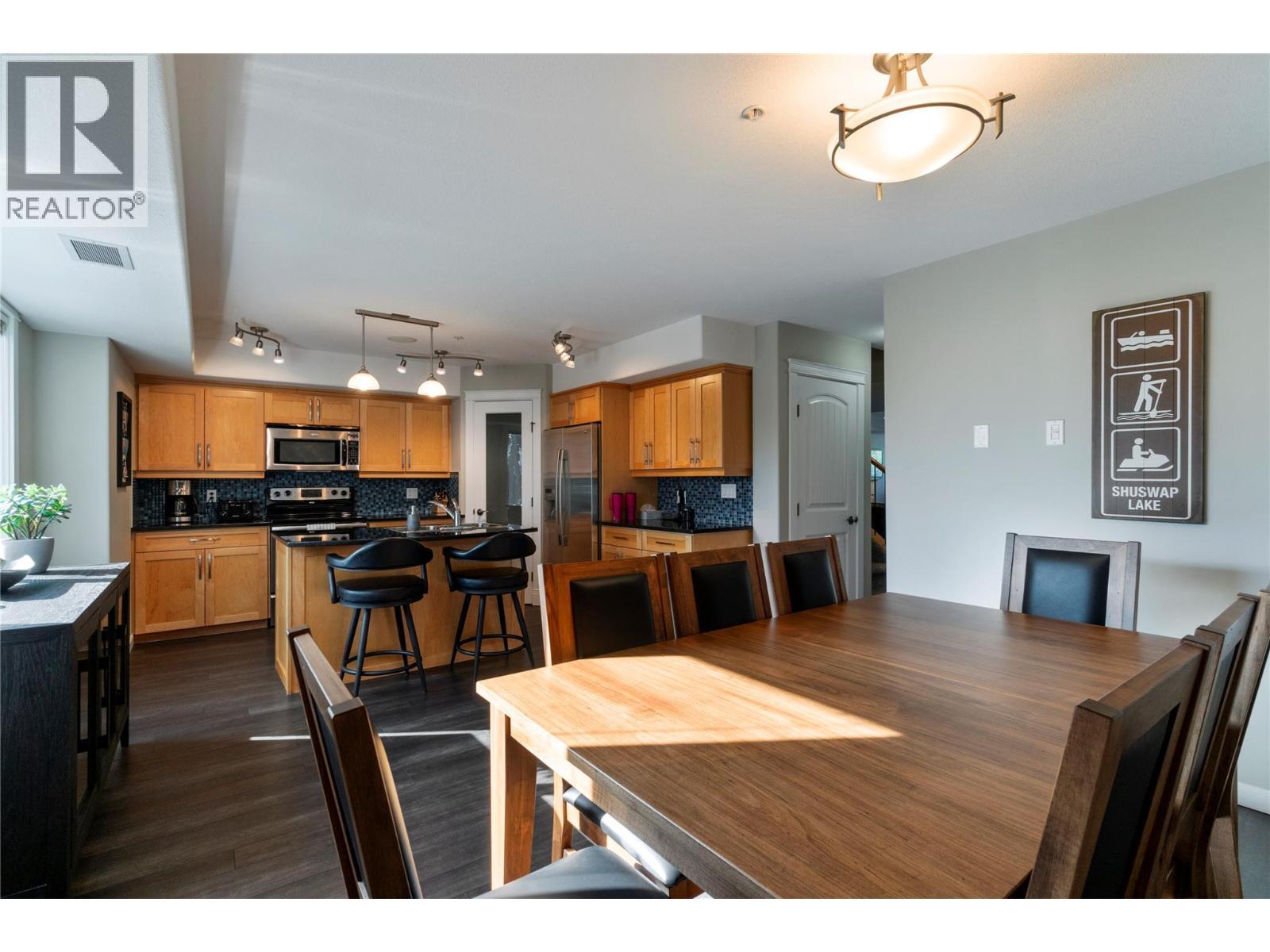 1130 Riverside Avenue Unit# 3. Sicamous, British Columbia