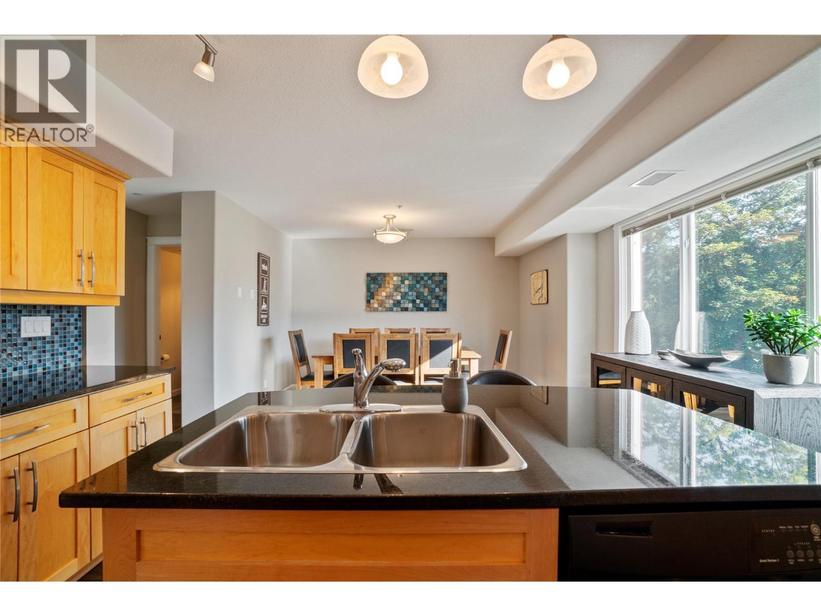 1130 Riverside Avenue Unit# 3. Sicamous, British Columbia