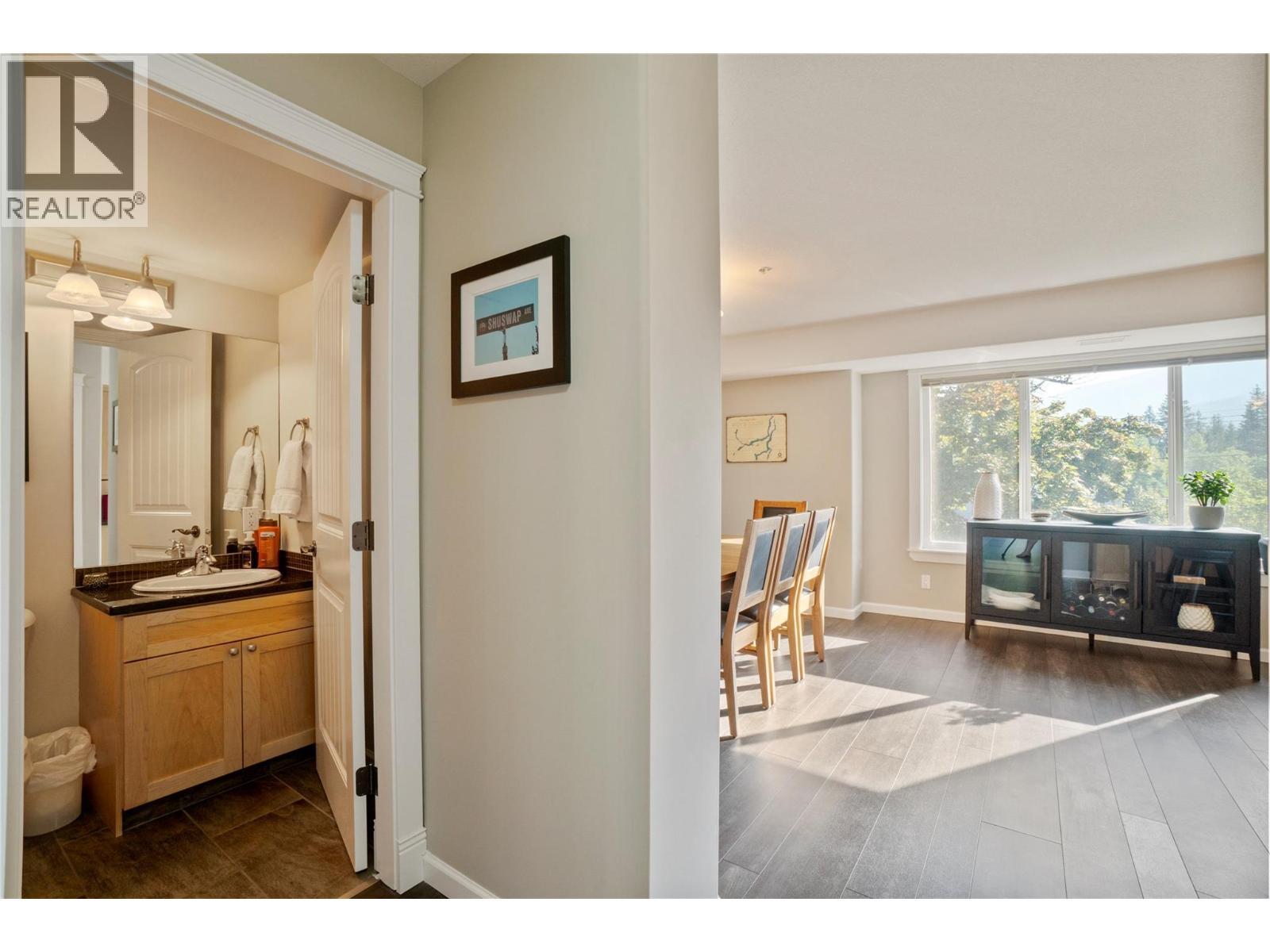 1130 Riverside Avenue Unit# 3. Sicamous, British Columbia